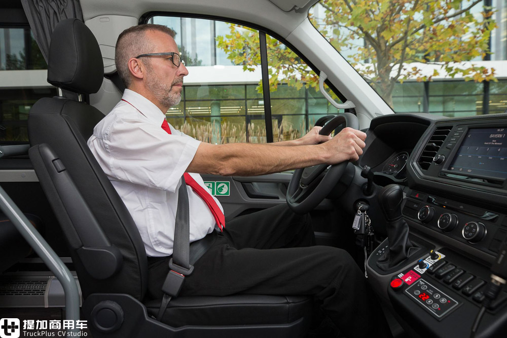 车长近7.4米,共16个乘客座位,曼恩TGE客运小巴车型来袭 - 第15张 - 提加商用车网 车长近7.4米,共16个乘客座位,曼恩TGE客运小巴车型来袭 - 第15张