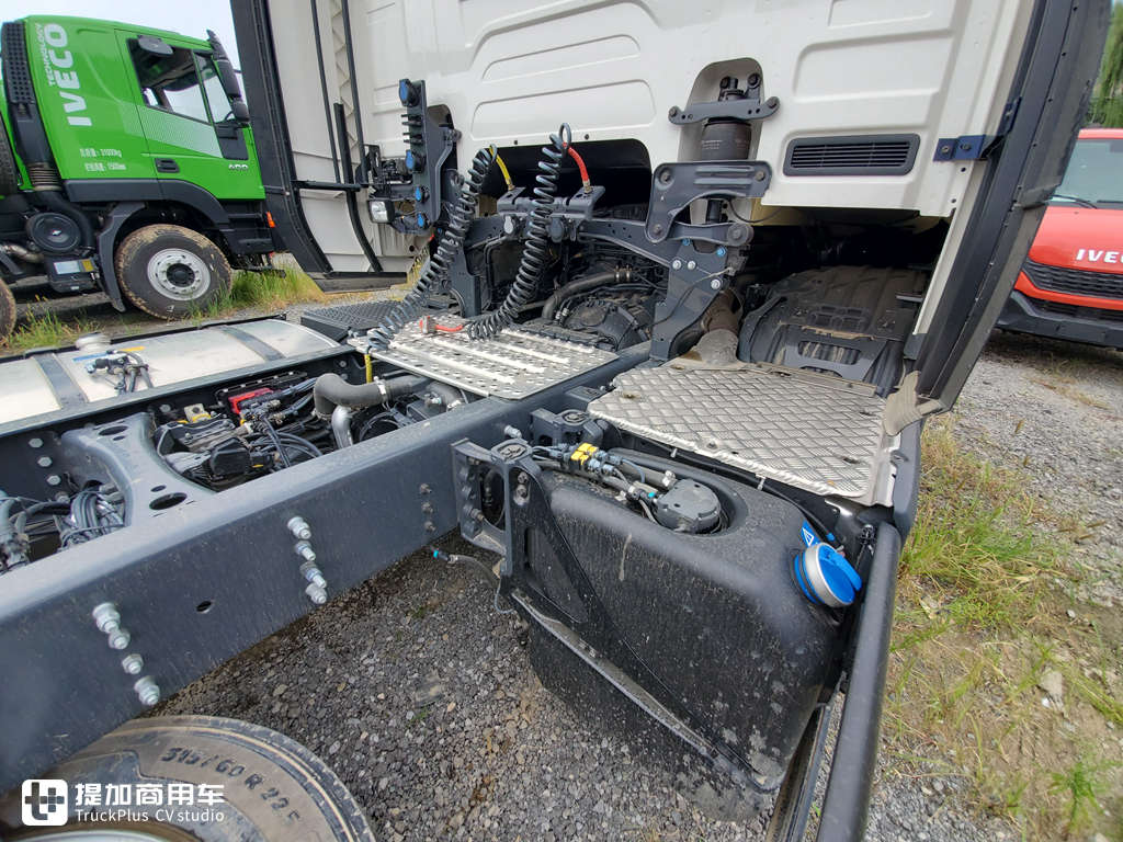 鞍座极低,配置还很特别,你猜这辆斯堪尼亚R450干啥用的? - 第13张 - 提加商用车网 鞍座极低,配置还很特别,你猜这辆斯堪尼亚R450干啥用的? - 第13张