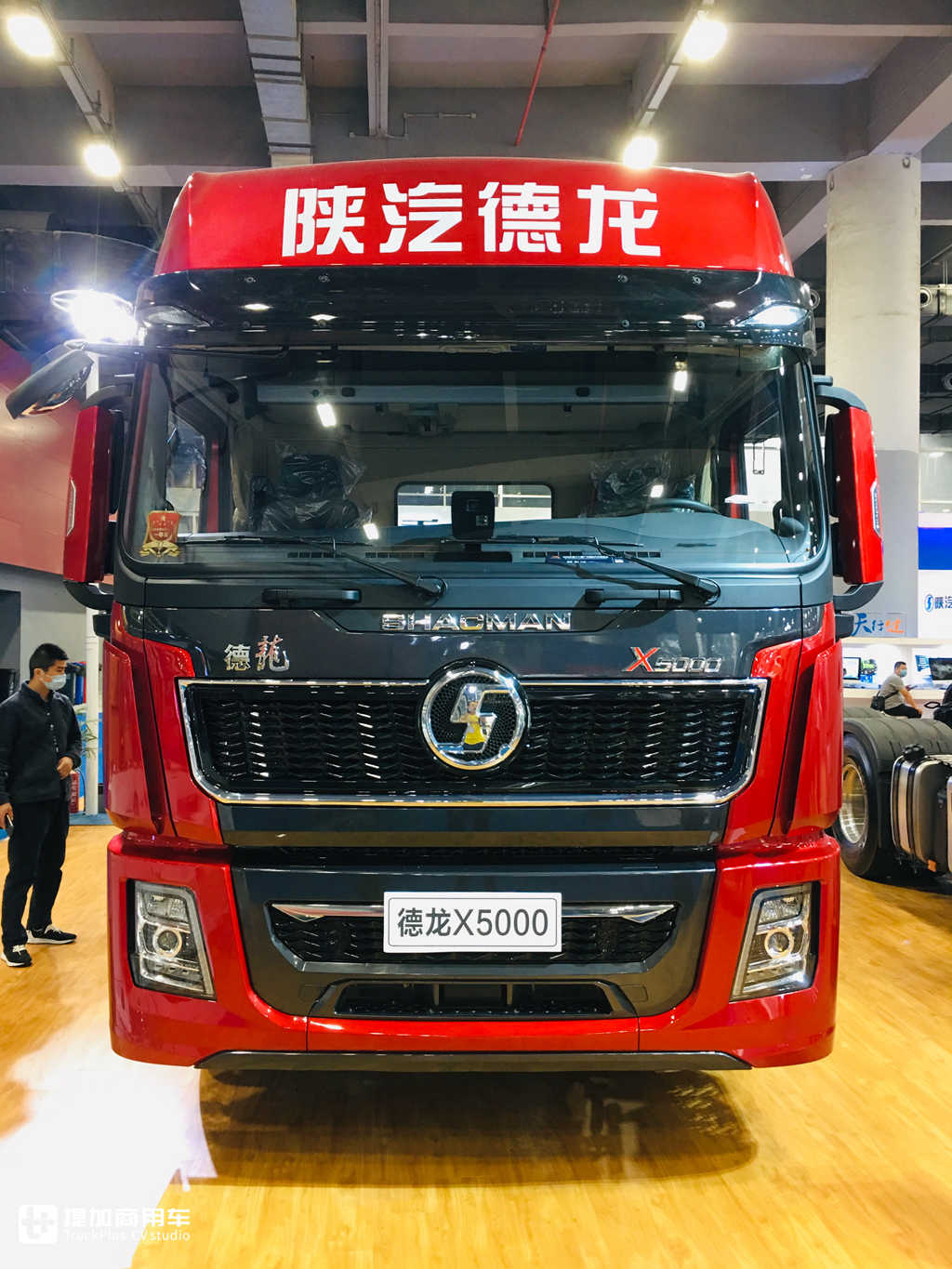 模型、真车双实拍,更清晰明了,带您好好看看德龙X5000模型的做工水平 - 第3张 - 提加商用车网 模型、真车双实拍,更清晰明了,带您好好看看德龙X5000模型的做工水平 - 第3张