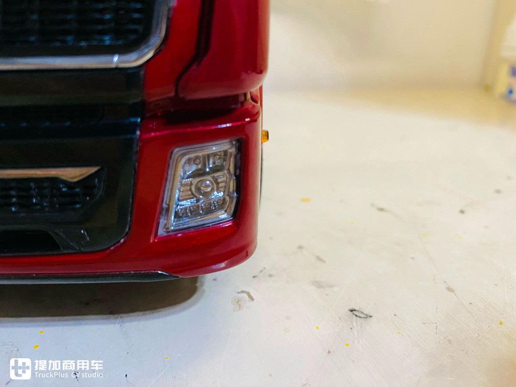 模型、真车双实拍,更清晰明了,带您好好看看德龙X5000模型的做工水平 - 第10张 - 提加商用车网 模型、真车双实拍,更清晰明了,带您好好看看德龙X5000模型的做工水平 - 第10张