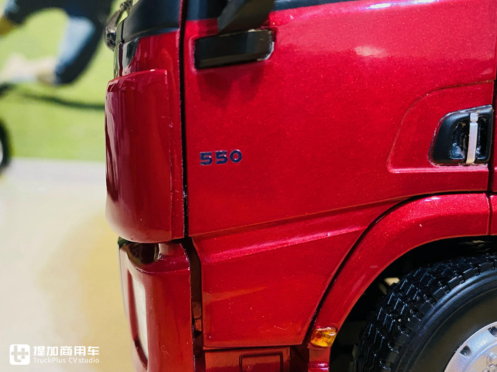 模型、真车双实拍,更清晰明了,带您好好看看德龙X5000模型的做工水平 - 第12张 - 提加商用车网 模型、真车双实拍,更清晰明了,带您好好看看德龙X5000模型的做工水平 - 第12张