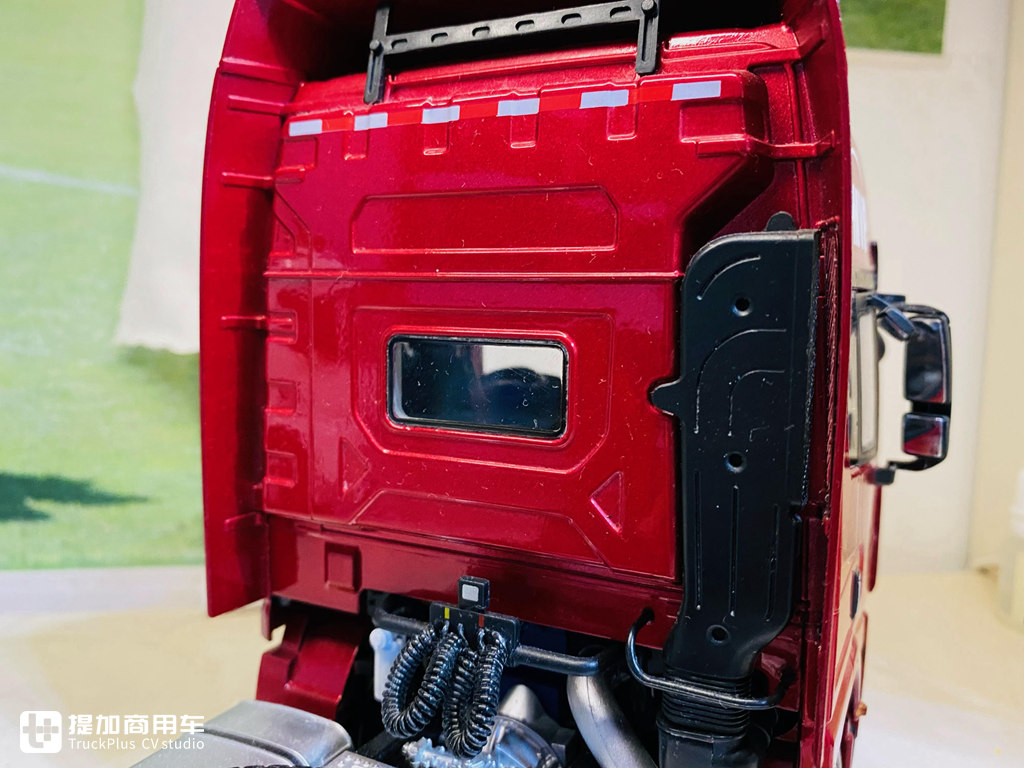 模型、真车双实拍,更清晰明了,带您好好看看德龙X5000模型的做工水平 - 第20张 - 提加商用车网 模型、真车双实拍,更清晰明了,带您好好看看德龙X5000模型的做工水平 - 第20张