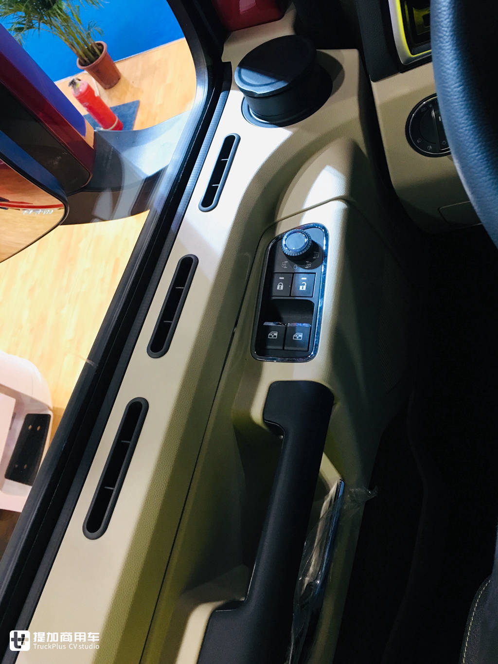 模型、真车双实拍,更清晰明了,带您好好看看德龙X5000模型的做工水平 - 第29张 - 提加商用车网 模型、真车双实拍,更清晰明了,带您好好看看德龙X5000模型的做工水平 - 第29张