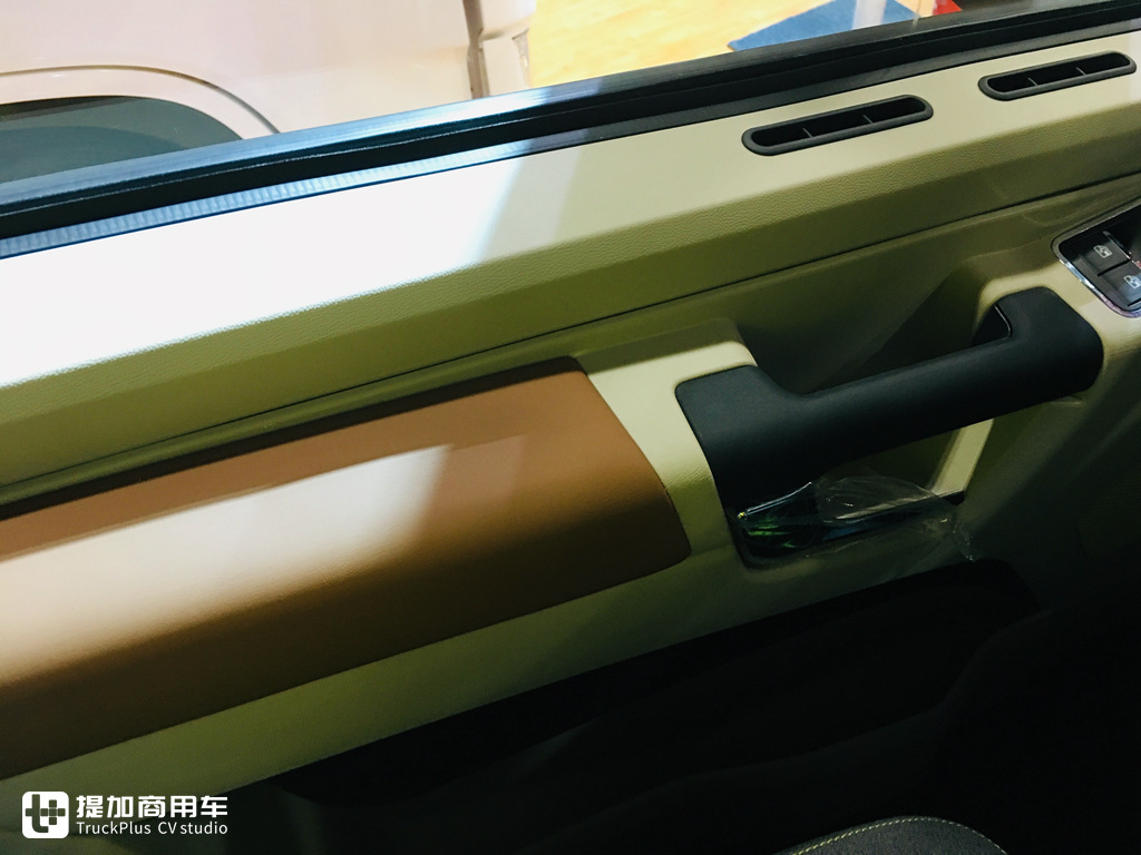 模型、真车双实拍,更清晰明了,带您好好看看德龙X5000模型的做工水平 - 第30张 - 提加商用车网 模型、真车双实拍,更清晰明了,带您好好看看德龙X5000模型的做工水平 - 第30张