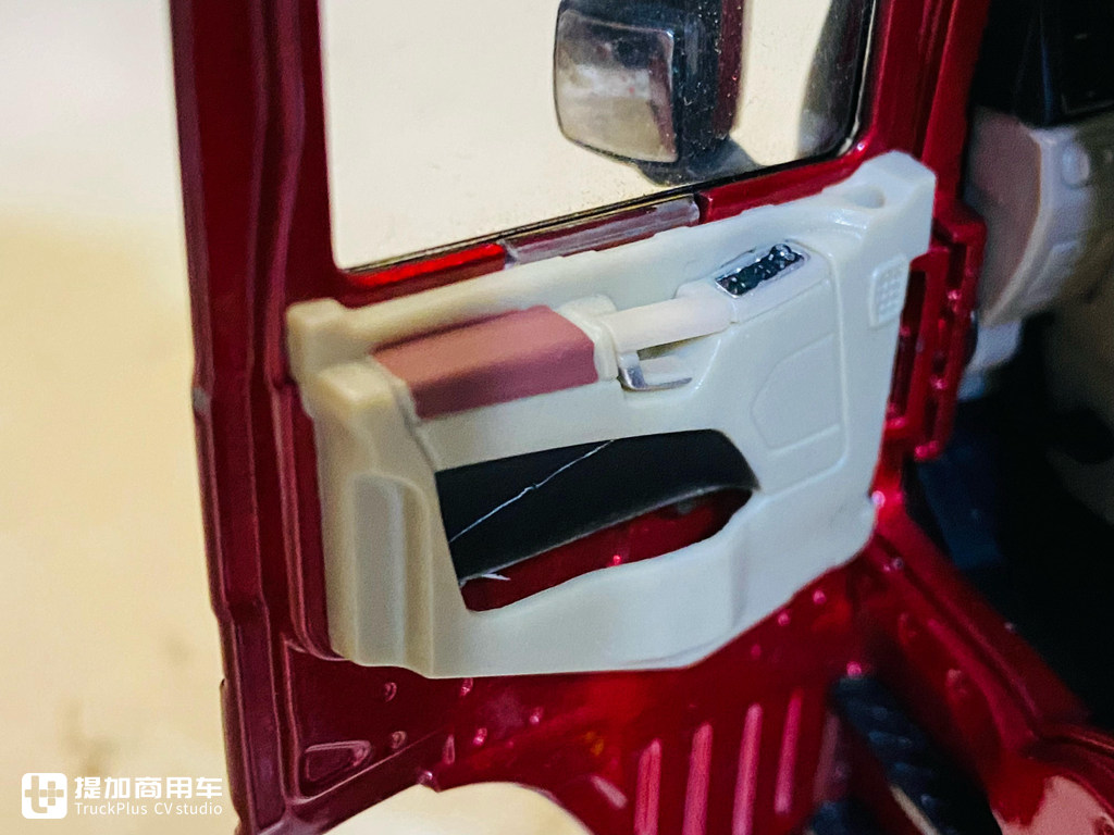 模型、真车双实拍,更清晰明了,带您好好看看德龙X5000模型的做工水平 - 第31张 - 提加商用车网 模型、真车双实拍,更清晰明了,带您好好看看德龙X5000模型的做工水平 - 第31张