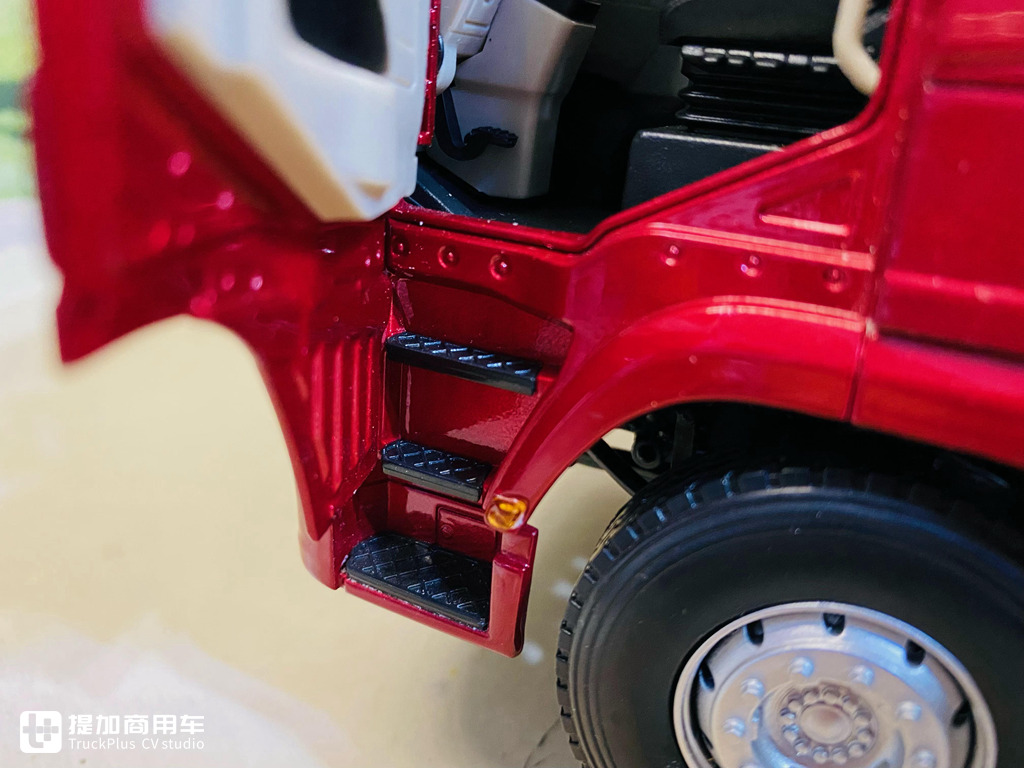 模型、真车双实拍,更清晰明了,带您好好看看德龙X5000模型的做工水平 - 第33张 - 提加商用车网 模型、真车双实拍,更清晰明了,带您好好看看德龙X5000模型的做工水平 - 第33张