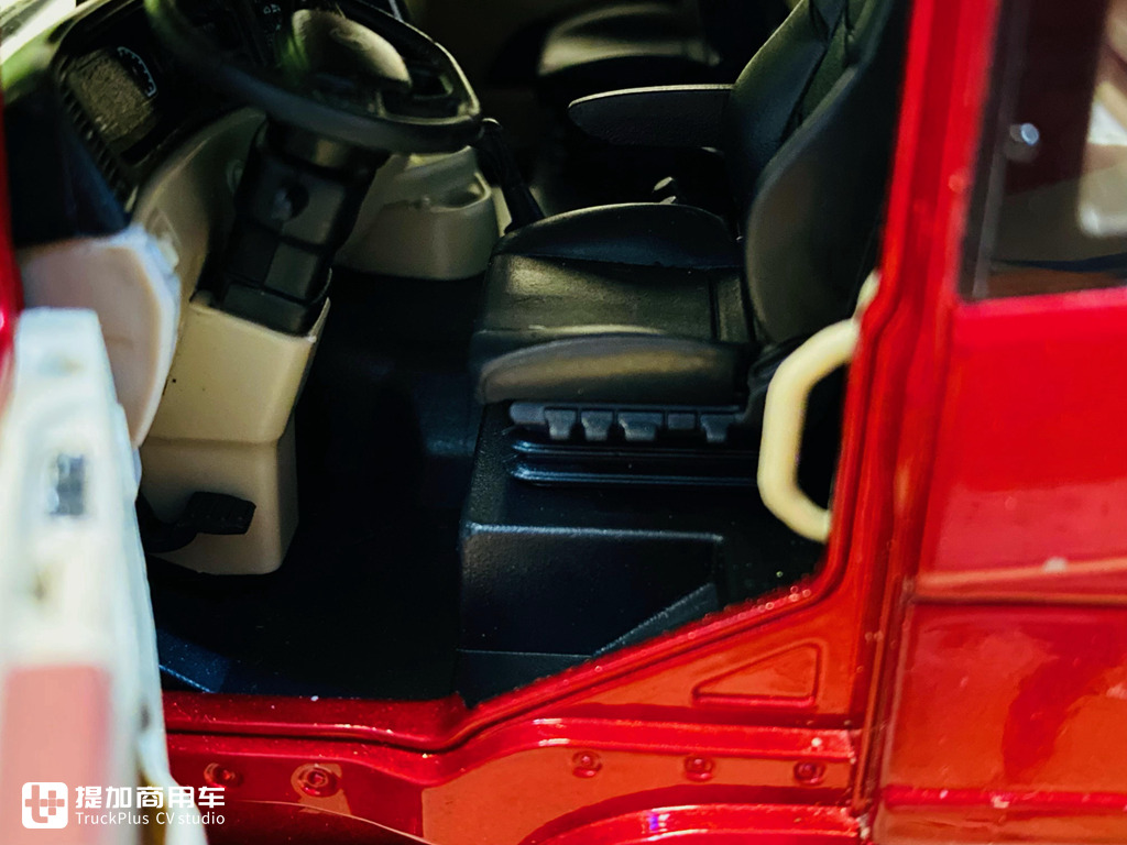 模型、真车双实拍,更清晰明了,带您好好看看德龙X5000模型的做工水平 - 第37张 - 提加商用车网 模型、真车双实拍,更清晰明了,带您好好看看德龙X5000模型的做工水平 - 第37张