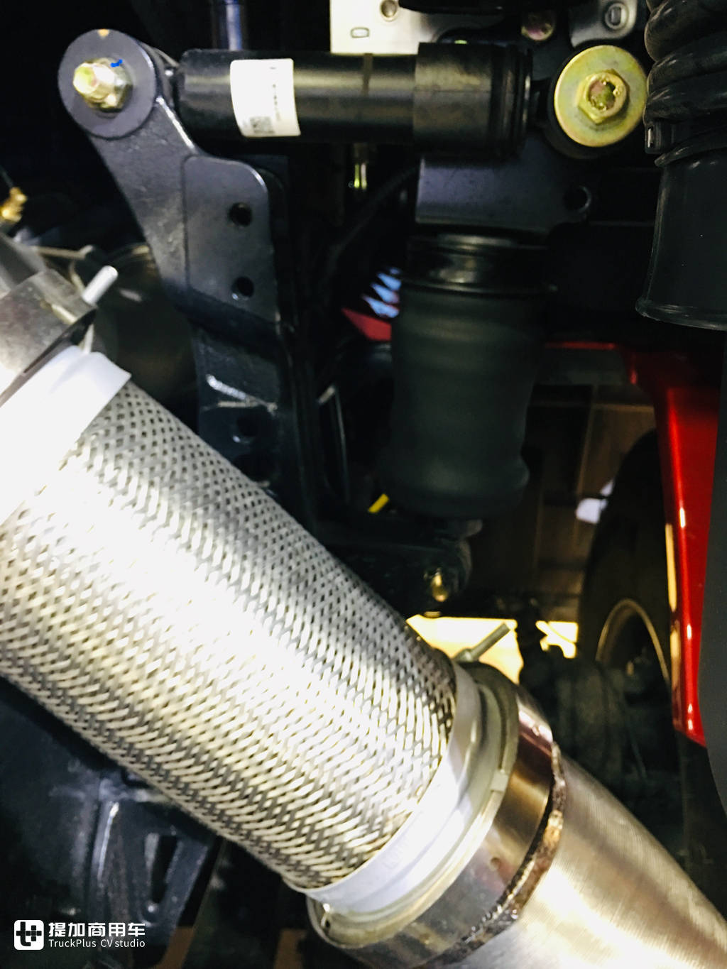 模型、真车双实拍,更清晰明了,带您好好看看德龙X5000模型的做工水平 - 第41张 - 提加商用车网 模型、真车双实拍,更清晰明了,带您好好看看德龙X5000模型的做工水平 - 第41张