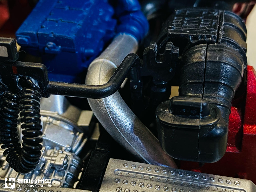模型、真车双实拍,更清晰明了,带您好好看看德龙X5000模型的做工水平 - 第42张 - 提加商用车网 模型、真车双实拍,更清晰明了,带您好好看看德龙X5000模型的做工水平 - 第42张