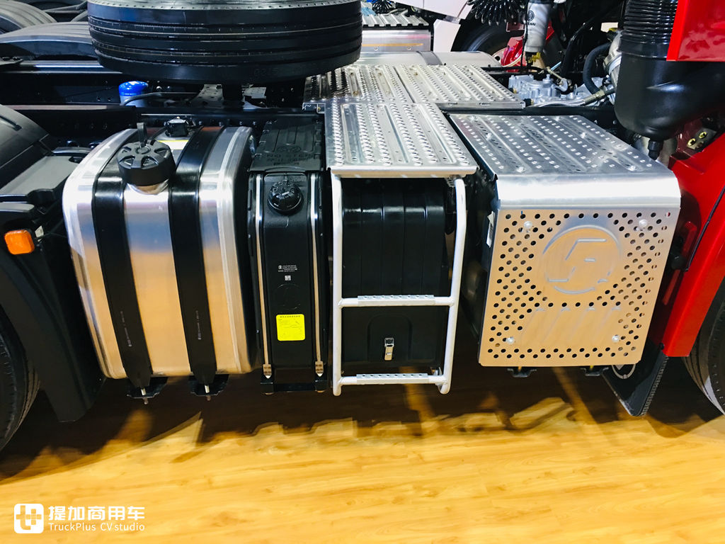 模型、真车双实拍,更清晰明了,带您好好看看德龙X5000模型的做工水平 - 第45张 - 提加商用车网 模型、真车双实拍,更清晰明了,带您好好看看德龙X5000模型的做工水平 - 第45张