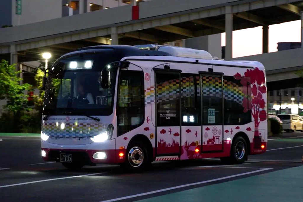 亚星纯电迷你巴士清新来袭 日本名古屋出行新宠儿 - 第3张