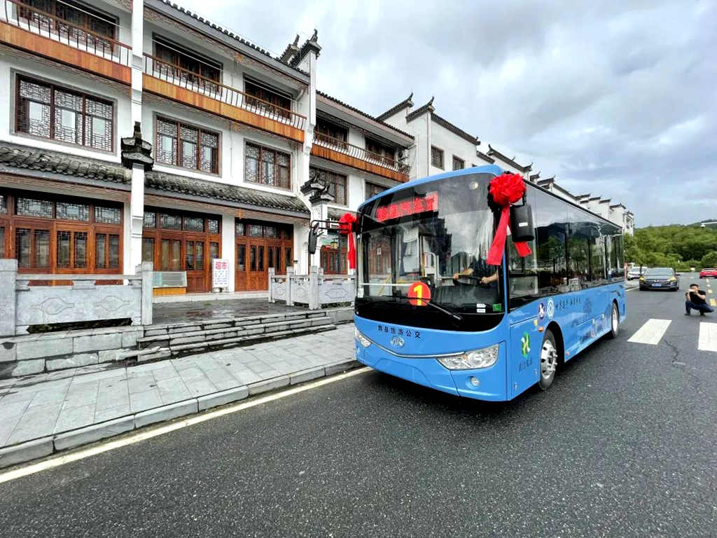 驶入“立体田园画卷”,安凯带你畅享黟县全域旅游! - 第1张 - 提加商用车网 驶入“立体田园画卷”,安凯带你畅享黟县全域旅游! - 第1张