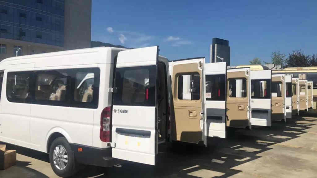 捷报频传!东风御风定制客运再次成功交付! - 第4张 - 提加商用车网 捷报频传!东风御风定制客运再次成功交付! - 第4张