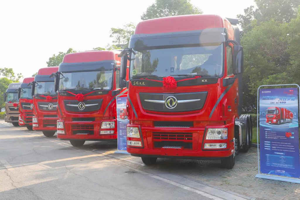 订车88台,绝对是真爱!东风天龙旗舰国六520上市发布 - 第3张 - 提加商用车网 订车88台,绝对是真爱!东风天龙旗舰国六520上市发布 - 第3张