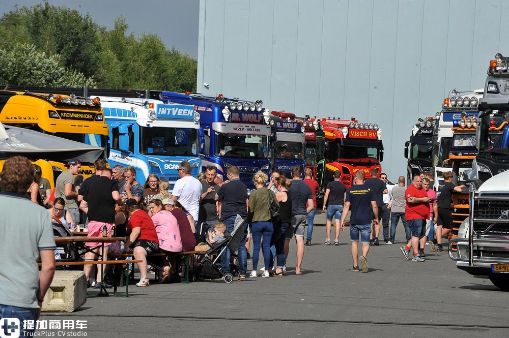 有朋友有美食,还有对卡车的热爱,带你逛荷兰阿珀尔多伦卡车节 - 第2张 - 提加商用车网 有朋友有美食,还有对卡车的热爱,带你逛荷兰阿珀尔多伦卡车节 - 第2张