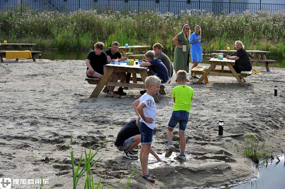 有朋友有美食,还有对卡车的热爱,带你逛荷兰阿珀尔多伦卡车节 - 第21张 - 提加商用车网 有朋友有美食,还有对卡车的热爱,带你逛荷兰阿珀尔多伦卡车节 - 第21张