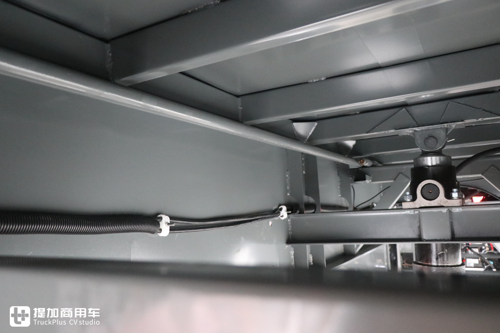 砂石料运输卡友的最爱,特别能抗造,灰熊侧翻自卸挂车为什么这么强? - 第4张 - 提加商用车网 砂石料运输卡友的最爱,特别能抗造,灰熊侧翻自卸挂车为什么这么强? - 第4张