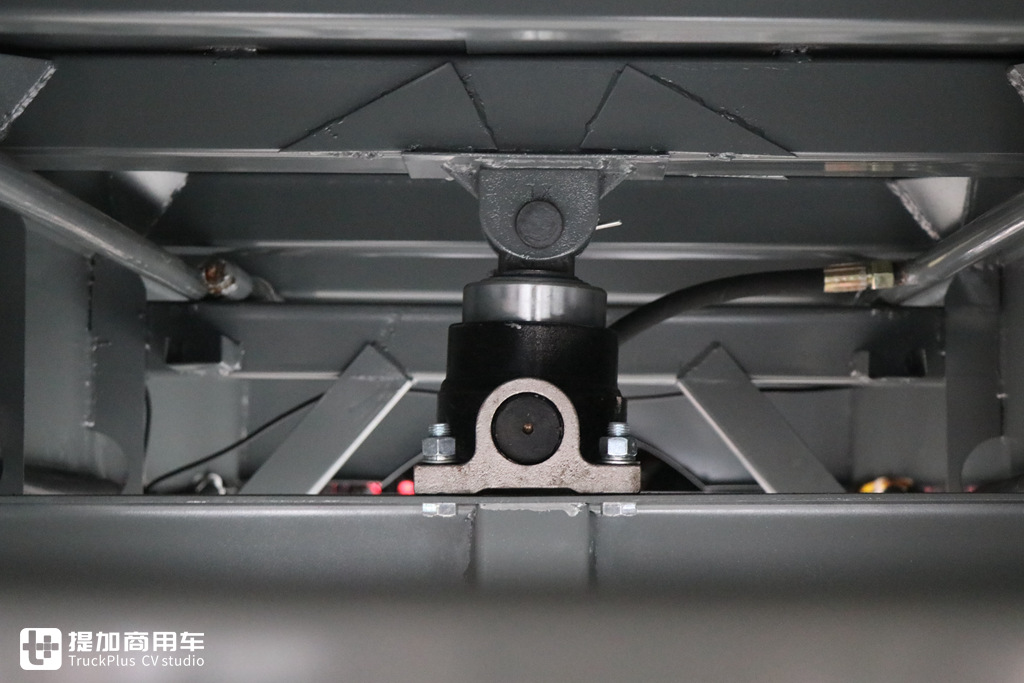 砂石料运输卡友的最爱,特别能抗造,灰熊侧翻自卸挂车为什么这么强? - 第9张 - 提加商用车网 砂石料运输卡友的最爱,特别能抗造,灰熊侧翻自卸挂车为什么这么强? - 第9张