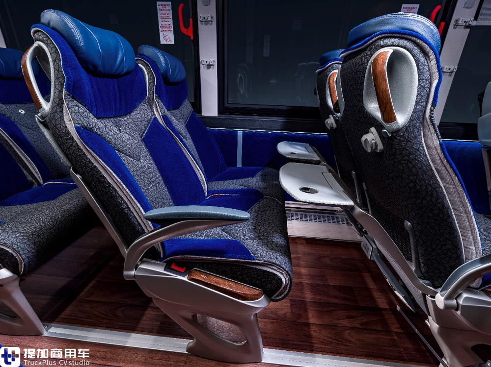 13.72米三轴配置,两款不同车型,奔驰在北美发布Tourrider系列巴士 - 第16张 - 提加商用车网 13.72米三轴配置,两款不同车型,奔驰在北美发布Tourrider系列巴士 - 第16张