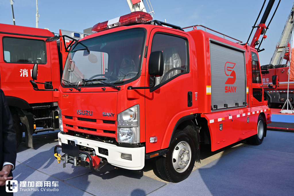 前面轻卡后面叉车,三一打造的这款“双头”消防车有意思,有谁知道它具体用途吗? - 第1张 - 提加商用车网 前面轻卡后面叉车,三一打造的这款“双头”消防车有意思,有谁知道它具体用途吗? - 第1张