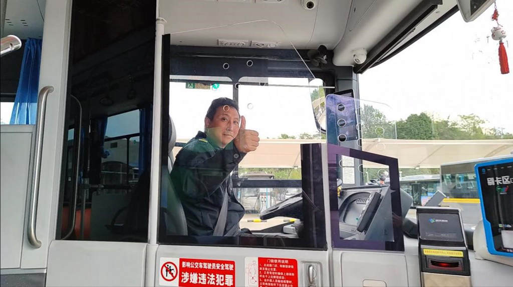 绿色科技,闪耀夷陵 比亚迪国内首批纯电动铰接车投运宜昌 - 第7张 - 提加商用车网 绿色科技,闪耀夷陵 比亚迪国内首批纯电动铰接车投运宜昌 - 第7张