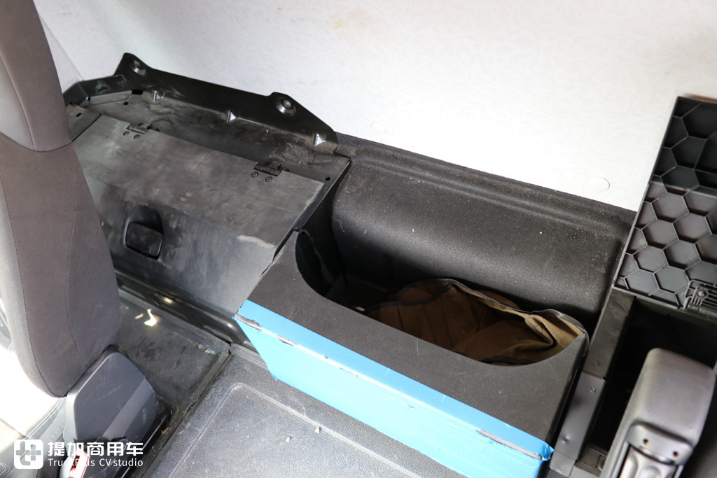 630马力的前四后八底盘车,带您好好领略奔驰阿洛斯4163的魅力 - 第19张 - 提加商用车网 630马力的前四后八底盘车,带您好好领略奔驰阿洛斯4163的魅力 - 第19张