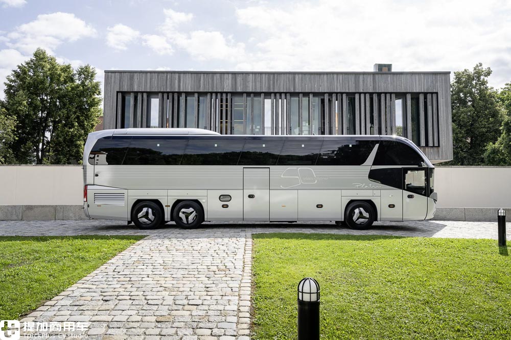为新时代的豪华大巴树立典范,再带您近距离体验尼奥普兰Cityliner铂金纪念版 - 第8张 - 提加商用车网 为新时代的豪华大巴树立典范,再带您近距离体验尼奥普兰Cityliner铂金纪念版 - 第8张