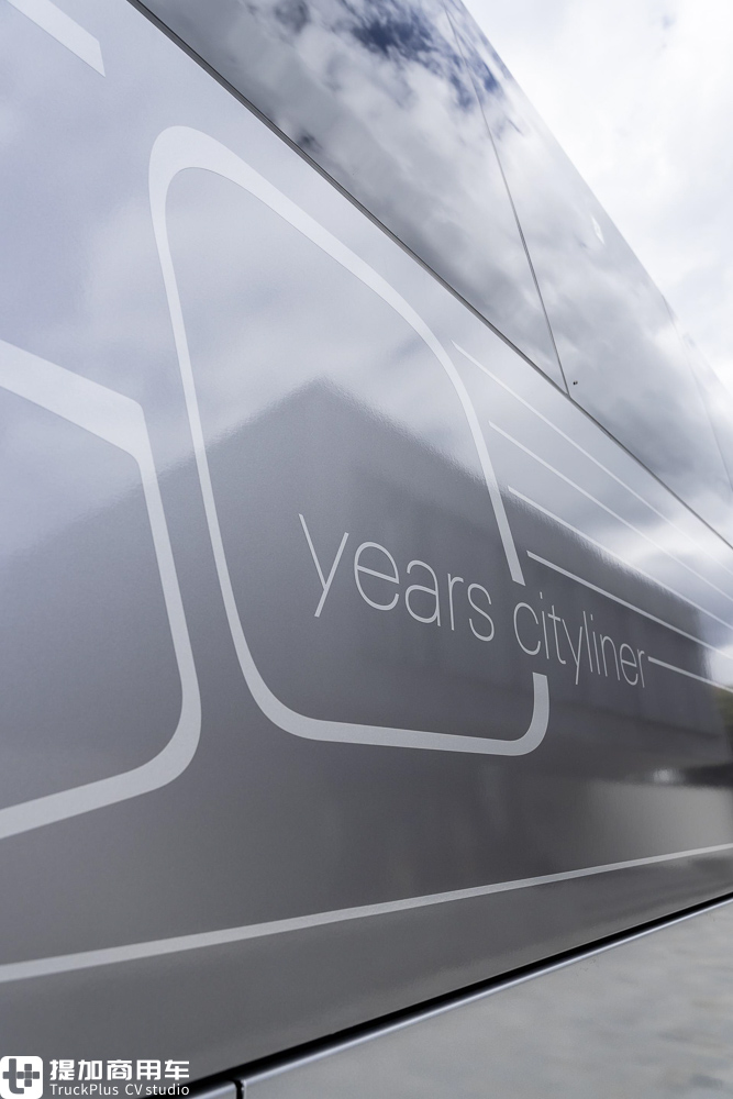 为新时代的豪华大巴树立典范,再带您近距离体验尼奥普兰Cityliner铂金纪念版 - 第12张 - 提加商用车网 为新时代的豪华大巴树立典范,再带您近距离体验尼奥普兰Cityliner铂金纪念版 - 第12张