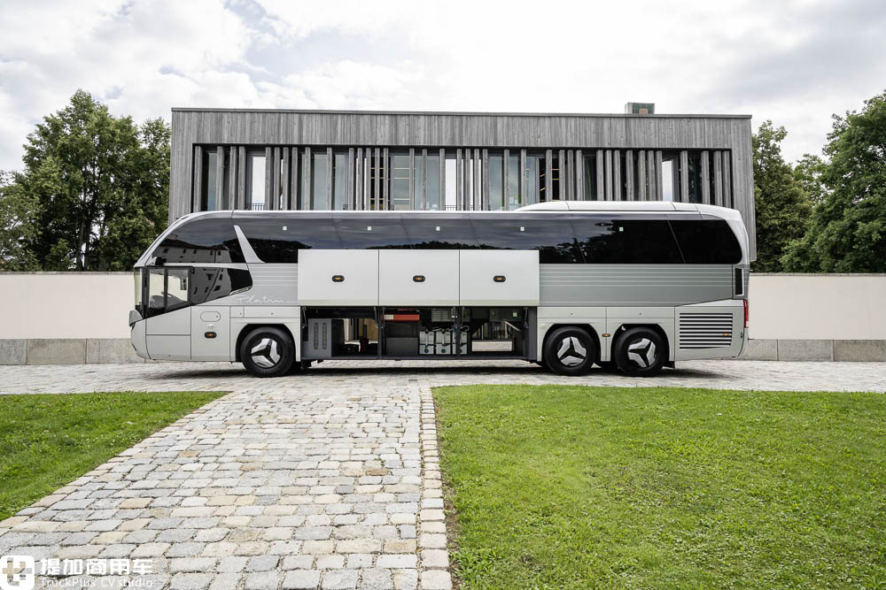 为新时代的豪华大巴树立典范,再带您近距离体验尼奥普兰Cityliner铂金纪念版 - 第13张 - 提加商用车网 为新时代的豪华大巴树立典范,再带您近距离体验尼奥普兰Cityliner铂金纪念版 - 第13张