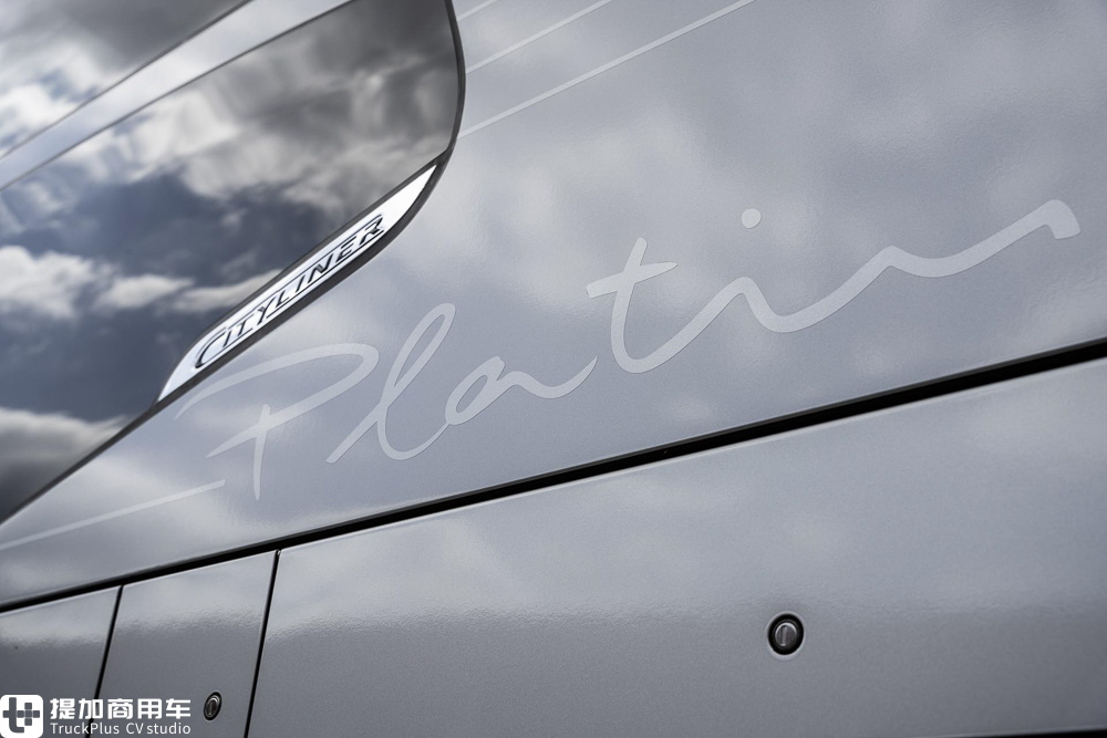 为新时代的豪华大巴树立典范,再带您近距离体验尼奥普兰Cityliner铂金纪念版 - 第14张 - 提加商用车网 为新时代的豪华大巴树立典范,再带您近距离体验尼奥普兰Cityliner铂金纪念版 - 第14张