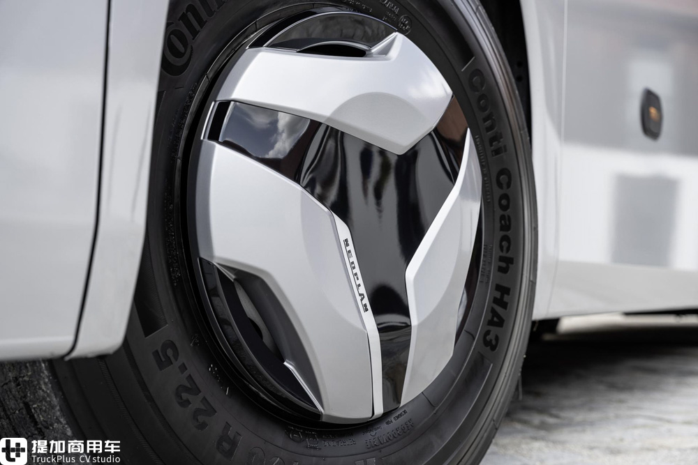 为新时代的豪华大巴树立典范,再带您近距离体验尼奥普兰Cityliner铂金纪念版 - 第15张 - 提加商用车网 为新时代的豪华大巴树立典范,再带您近距离体验尼奥普兰Cityliner铂金纪念版 - 第15张