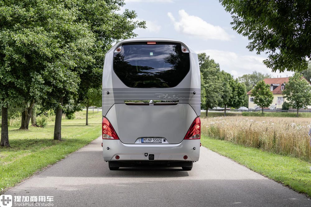 为新时代的豪华大巴树立典范,再带您近距离体验尼奥普兰Cityliner铂金纪念版 - 第16张 - 提加商用车网 为新时代的豪华大巴树立典范,再带您近距离体验尼奥普兰Cityliner铂金纪念版 - 第16张