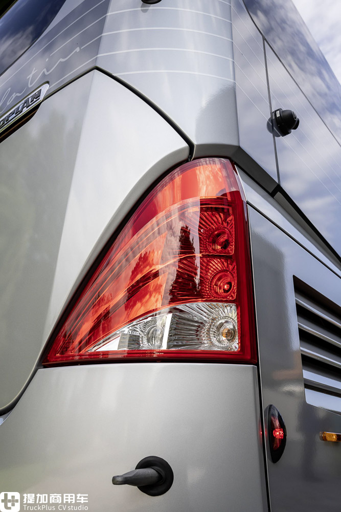 为新时代的豪华大巴树立典范,再带您近距离体验尼奥普兰Cityliner铂金纪念版 - 第17张 - 提加商用车网 为新时代的豪华大巴树立典范,再带您近距离体验尼奥普兰Cityliner铂金纪念版 - 第17张