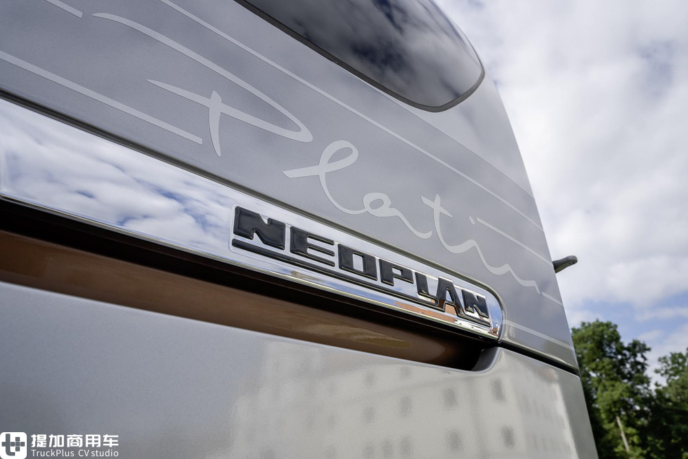 为新时代的豪华大巴树立典范,再带您近距离体验尼奥普兰Cityliner铂金纪念版 - 第18张 - 提加商用车网 为新时代的豪华大巴树立典范,再带您近距离体验尼奥普兰Cityliner铂金纪念版 - 第18张