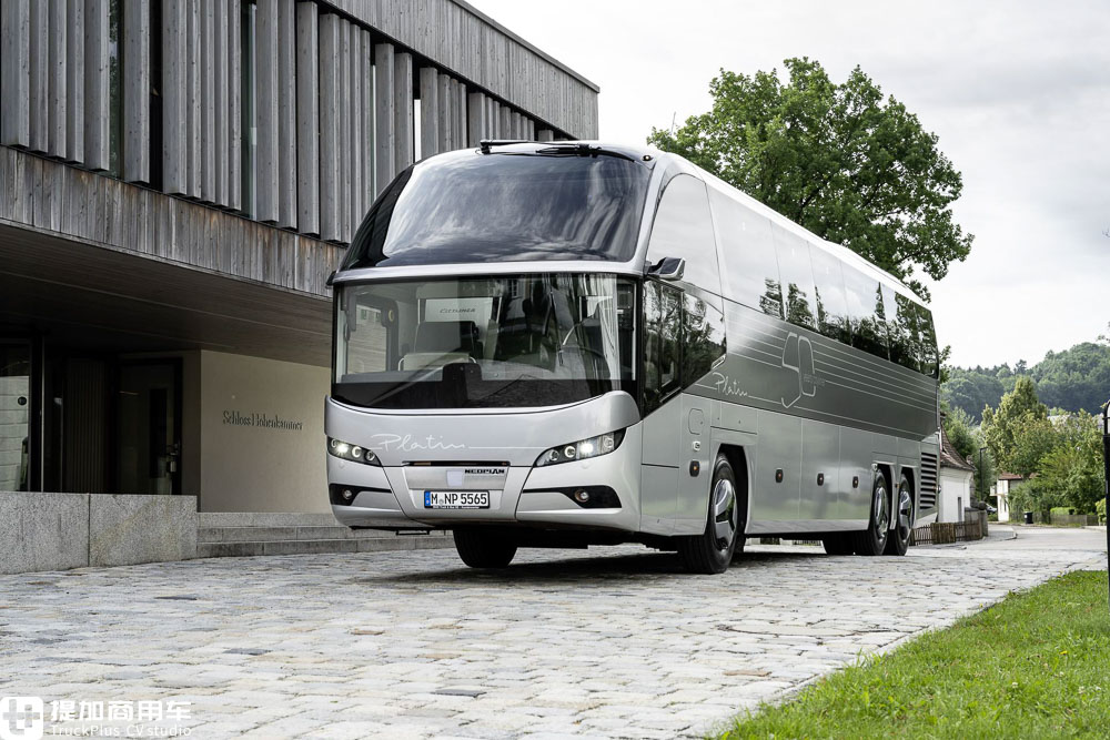 为新时代的豪华大巴树立典范,再带您近距离体验尼奥普兰Cityliner铂金纪念版 - 第23张 - 提加商用车网 为新时代的豪华大巴树立典范,再带您近距离体验尼奥普兰Cityliner铂金纪念版 - 第23张