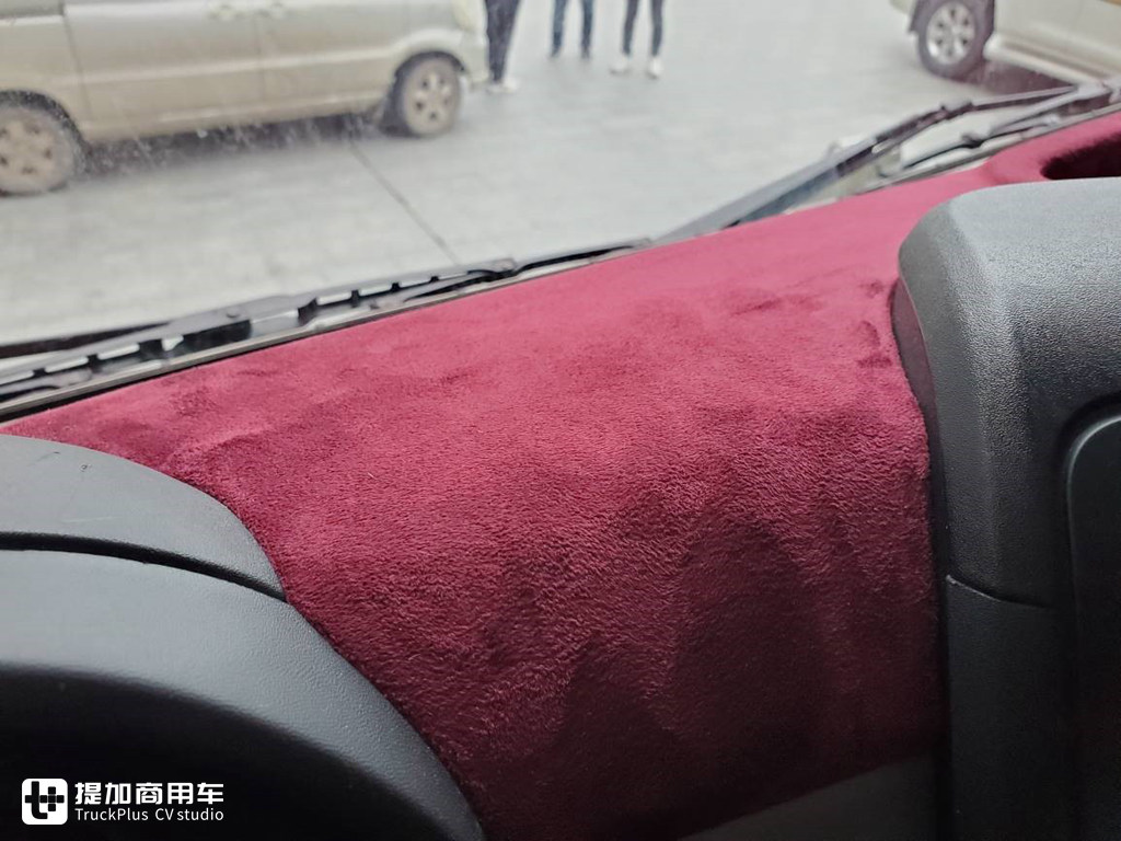 开启中卡载货车的“旗舰”模式,带您好好看看东风天锦KR Plus的升级改进 - 第21张 - 提加商用车网 开启中卡载货车的“旗舰”模式,带您好好看看东风天锦KR Plus的升级改进 - 第21张