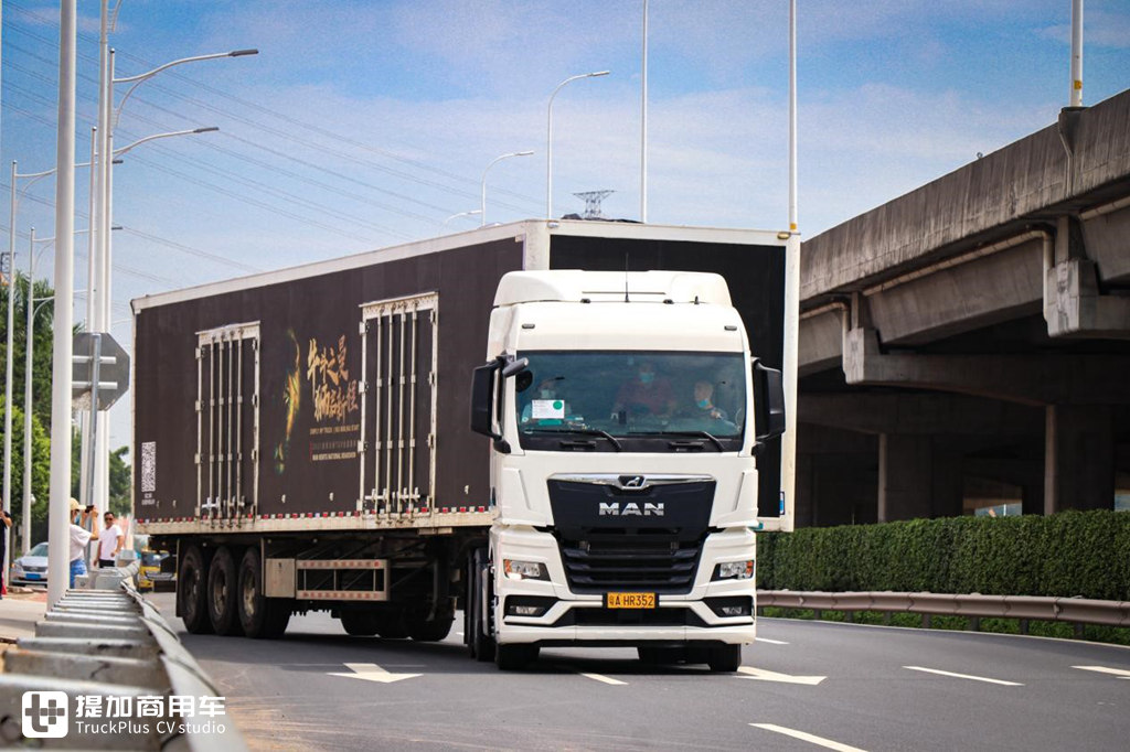 试乘了新一代曼恩TGX牵引车,才知道它改进的太多了,品质提升了一大截 - 第9张 - 提加商用车网 试乘了新一代曼恩TGX牵引车,才知道它改进的太多了,品质提升了一大截 - 第9张