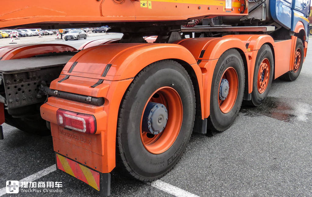 涂装配置都非常独特,带您看一辆新一代奔驰Actros SLT大件牵引车 - 第11张 - 提加商用车网 涂装配置都非常独特,带您看一辆新一代奔驰Actros SLT大件牵引车 - 第11张