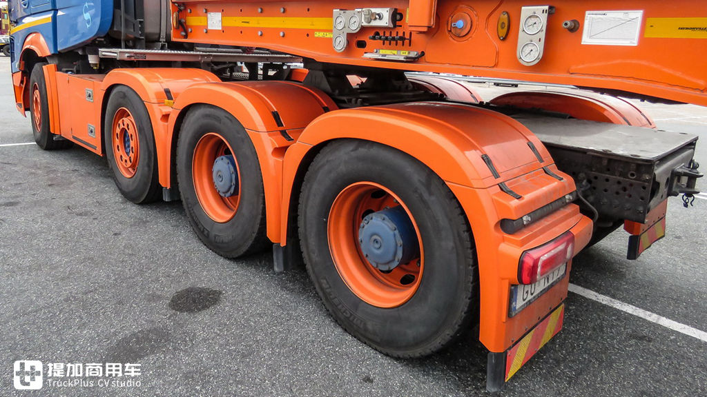 涂装配置都非常独特,带您看一辆新一代奔驰Actros SLT大件牵引车 - 第12张 - 提加商用车网 涂装配置都非常独特,带您看一辆新一代奔驰Actros SLT大件牵引车 - 第12张