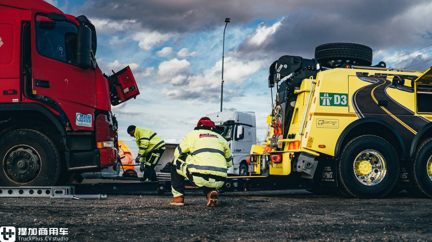 造型与涂装“帅”两次,还是电子后视镜,这辆奔驰Arocs清障车太“酷”了 - 第14张 - 提加商用车网 造型与涂装“帅”两次,还是电子后视镜,这辆奔驰Arocs清障车太“酷”了 - 第14张