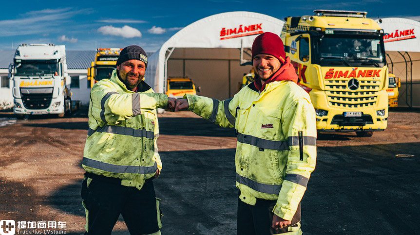 造型与涂装“帅”两次,还是电子后视镜,这辆奔驰Arocs清障车太“酷”了 - 第17张 - 提加商用车网 造型与涂装“帅”两次,还是电子后视镜,这辆奔驰Arocs清障车太“酷”了 - 第17张