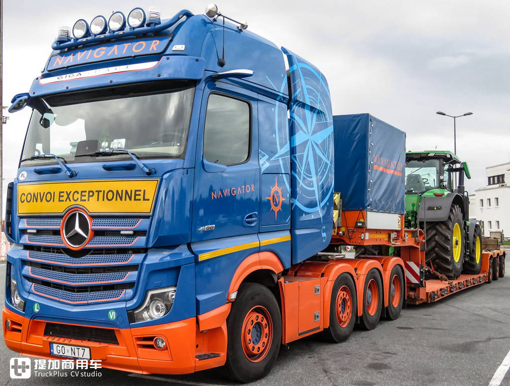 涂装配置都非常独特,带您看一辆新一代奔驰Actros SLT大件牵引车 - 第2张 - 提加商用车网 涂装配置都非常独特,带您看一辆新一代奔驰Actros SLT大件牵引车 - 第2张