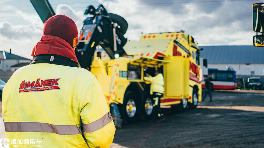 造型与涂装“帅”两次,还是电子后视镜,这辆奔驰Arocs清障车太“酷”了 - 第6张 - 提加商用车网 造型与涂装“帅”两次,还是电子后视镜,这辆奔驰Arocs清障车太“酷”了 - 第6张