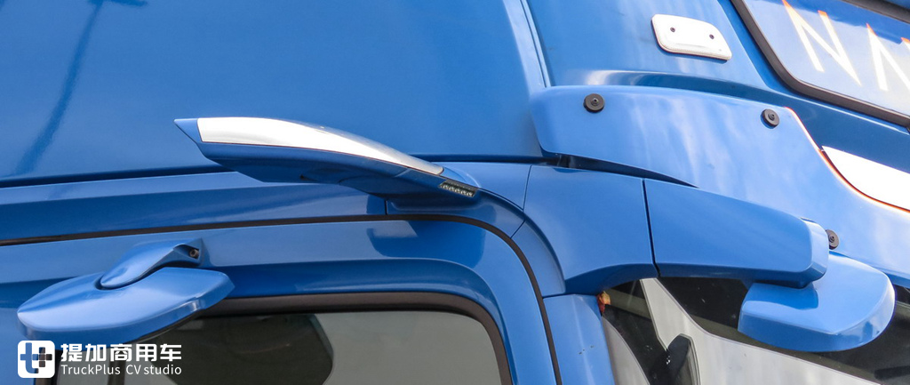 涂装配置都非常独特,带您看一辆新一代奔驰Actros SLT大件牵引车 - 第6张 - 提加商用车网 涂装配置都非常独特,带您看一辆新一代奔驰Actros SLT大件牵引车 - 第6张
