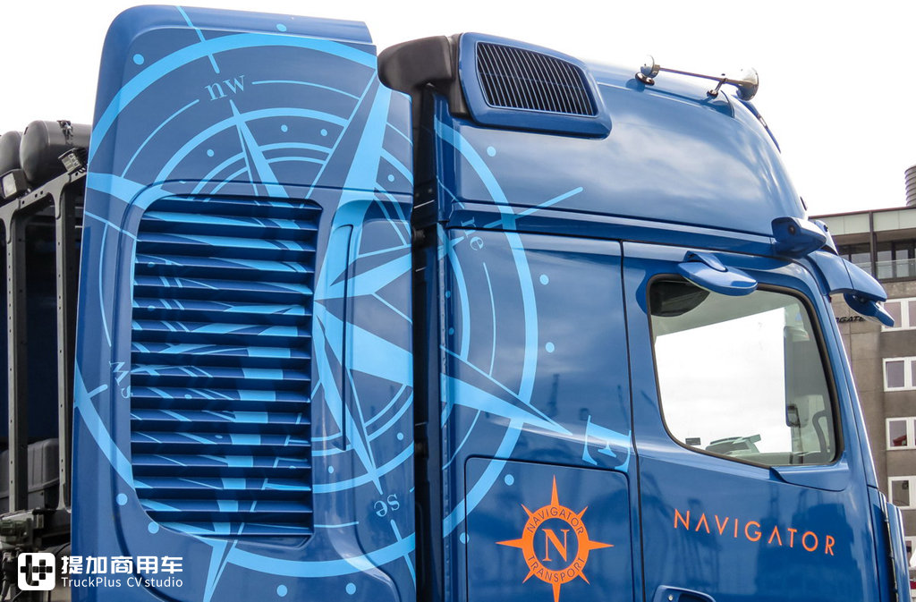 涂装配置都非常独特,带您看一辆新一代奔驰Actros SLT大件牵引车 - 第9张 - 提加商用车网 涂装配置都非常独特,带您看一辆新一代奔驰Actros SLT大件牵引车 - 第9张