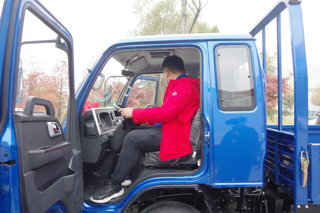 搬家市场国六蓝牌超值首选轻卡，为何还看江淮康铃？ - 第2张