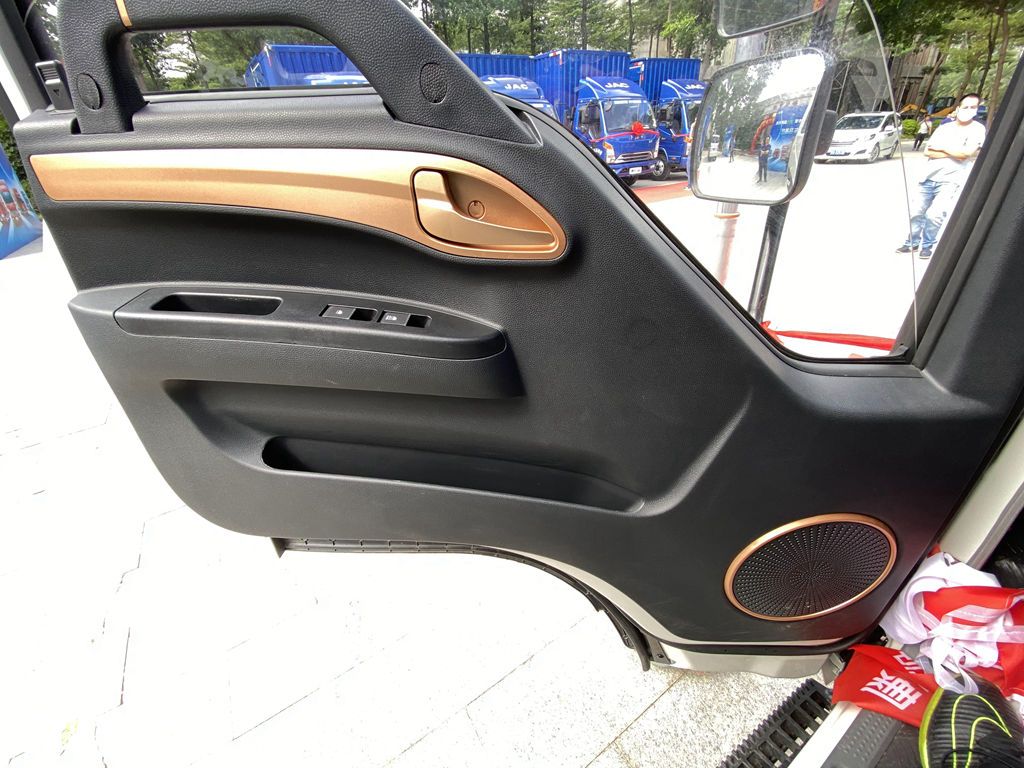 对其他小卡竞品简直是降维打击,江淮康铃J3创富之星国六新品实力真强 - 第6张 - 提加商用车网 对其他小卡竞品简直是降维打击,江淮康铃J3创富之星国六新品实力真强 - 第6张