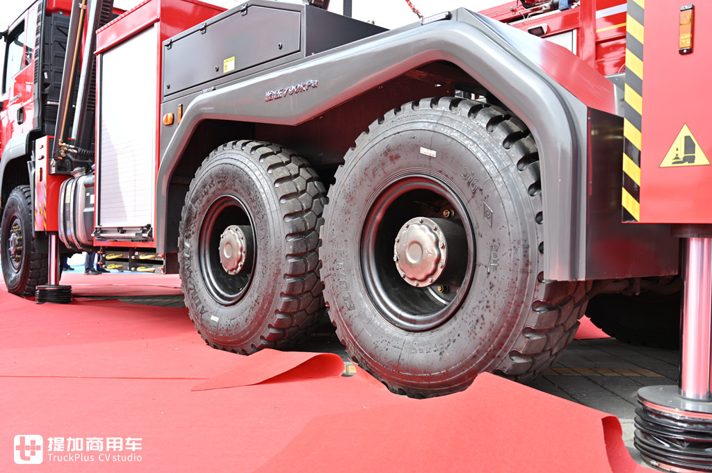 6X6全驱540马力,反应超快速,重汽汕德卡底盘的登高平台救援车实拍 - 第3张 - 提加商用车网 6X6全驱540马力,反应超快速,重汽汕德卡底盘的登高平台救援车实拍 - 第3张