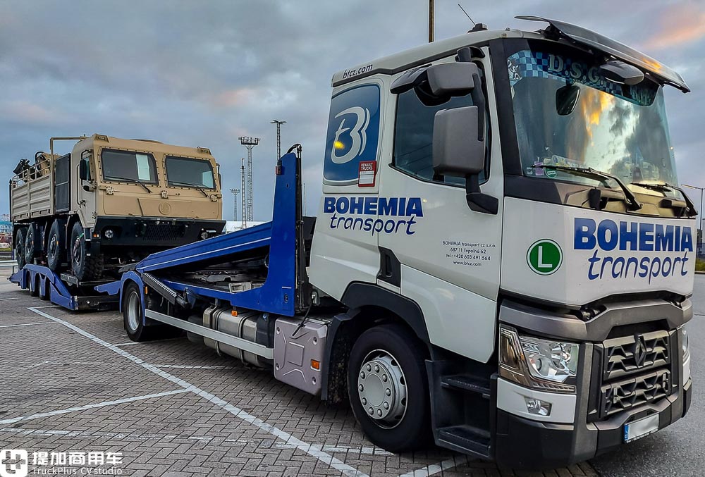 8X8驱动,随车吊集成在货箱尾部,这台太脱拉T815军卡太有看点了 - 第1张 - 提加商用车网 8X8驱动,随车吊集成在货箱尾部,这台太脱拉T815军卡太有看点了 - 第1张