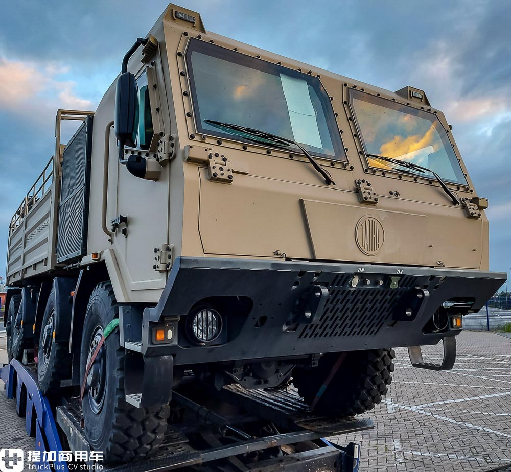 8X8驱动,随车吊集成在货箱尾部,这台太脱拉T815军卡太有看点了 - 第2张 - 提加商用车网 8X8驱动,随车吊集成在货箱尾部,这台太脱拉T815军卡太有看点了 - 第2张